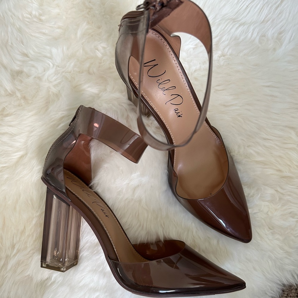 Wild Pair Ankle Strap Pumps, Size 8, Mocha Vinyl, never worn